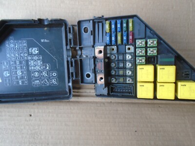 Land Rover Freelander 2.5 & 1.8 Under Bonnet Main Engine Fuse Box YQE103520  (V)