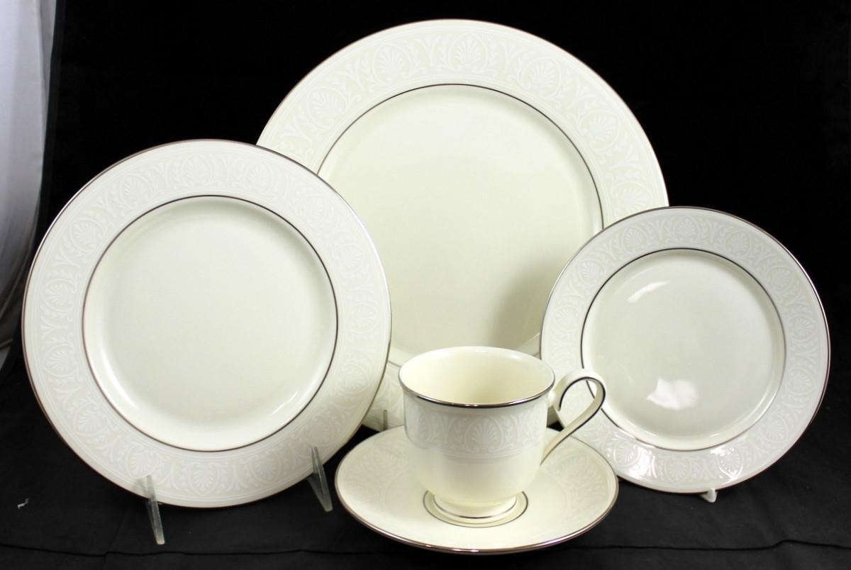Lenox Courtyard Platinum 5 Piece Place Setting Manufacturer 2nd