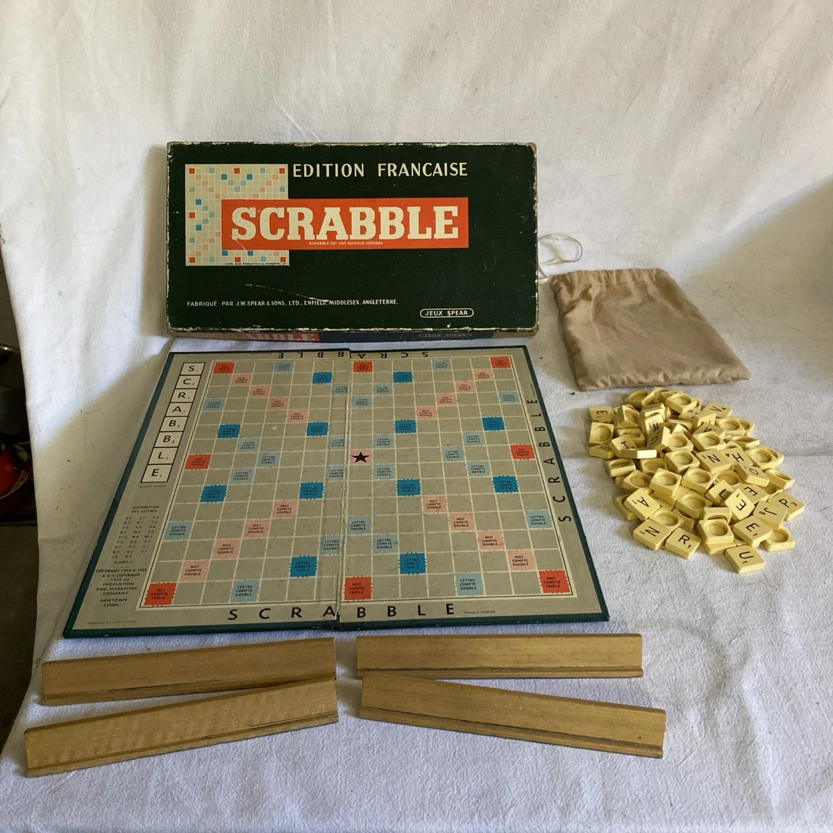 Lot de 4 supports pour carreaux de scrabble en bois dur - France