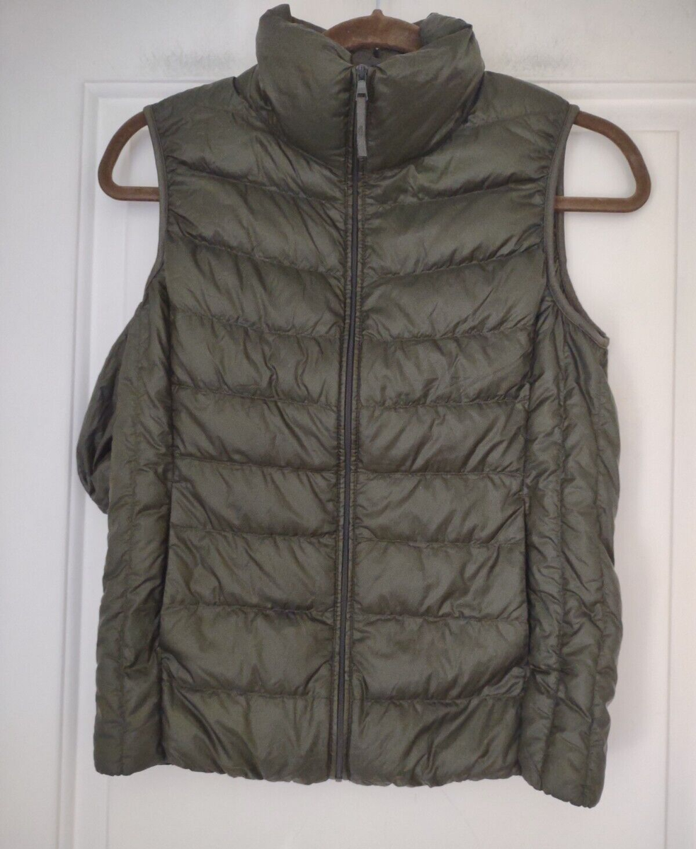 UNIQLO Ultra Light Down Green Vest Zip up carry bag Size XS