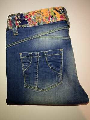 Desigual Size 24 X 30 Skinny Jeans Low Rise Floral Embellished 21D2678