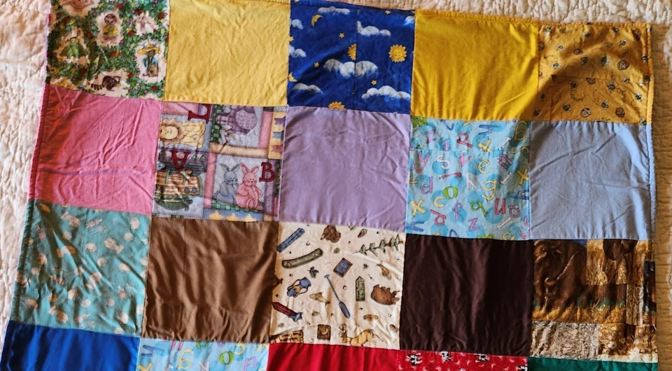 Edredón de retazos vintage para bebé niño 36"x42" Foto 3 de 4