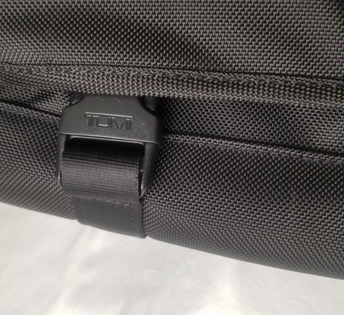 Tumi Messenger, Briefcase, Laptop Black Radisson Bag Looks New - 第 4/10 張圖片