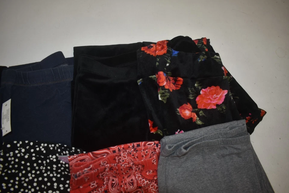 Wholesale Bulk Lot of 11 Juniors Size Large 11 13 Casual Relaxed Leggings - Image 3 of 4