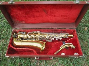 CLEVELAND BY THE WHITE CO ALTO SAXOPHONE, EARLY 60'S, CASE