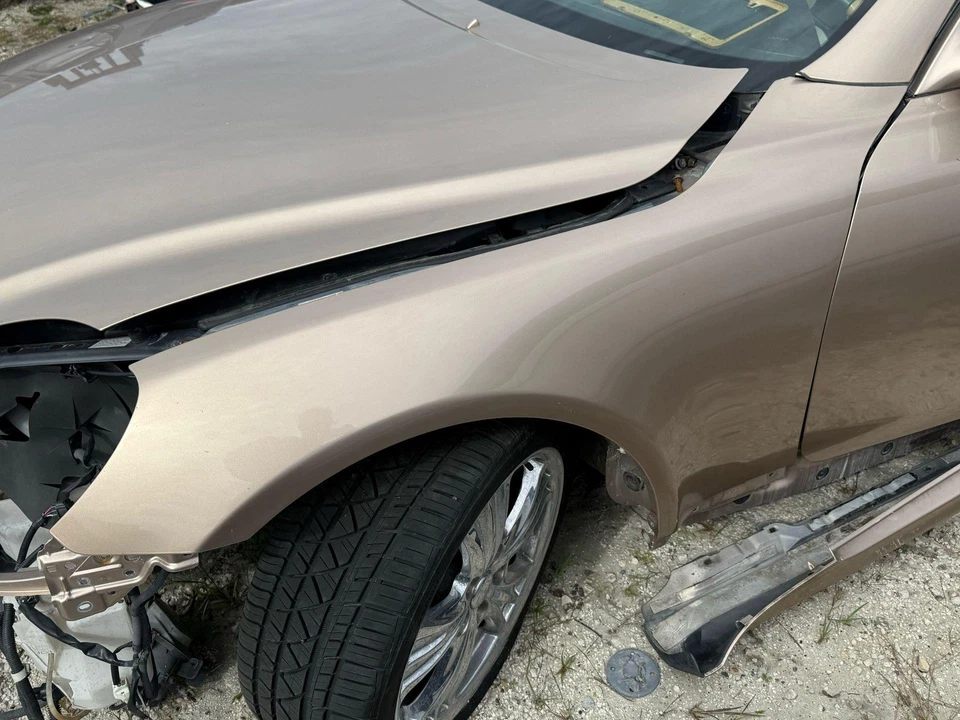 Guardabarros izquierdo del lado del conductor Lexus SC430 2002-2010 OEM Foto 2 de 4