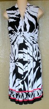 Sandra Darren 6 Black White Red Leaf Empire Knee Length Sheath Jersey Dress