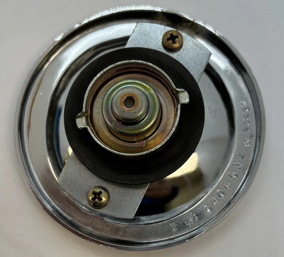 Tampa do tanque de combustível Dodge Challenger 1970-1971 gasolina com ECS 3404528 NOS - Imagem 3 de 4