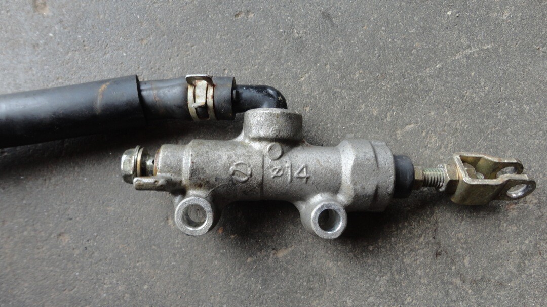 1995 Kawasaki ZX11 Rear Brake Master Cylinder - 43015-1531