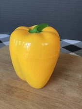 Hutzler Pepper Saver Keeper Storage Container - Keeps Fresh Longer