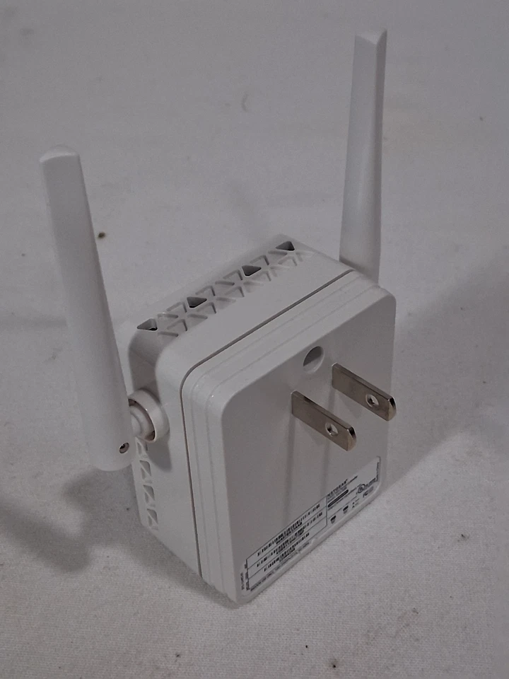 NETGEAR N300 WiFi Range Extender Model EX2700 - Image 2 of 3