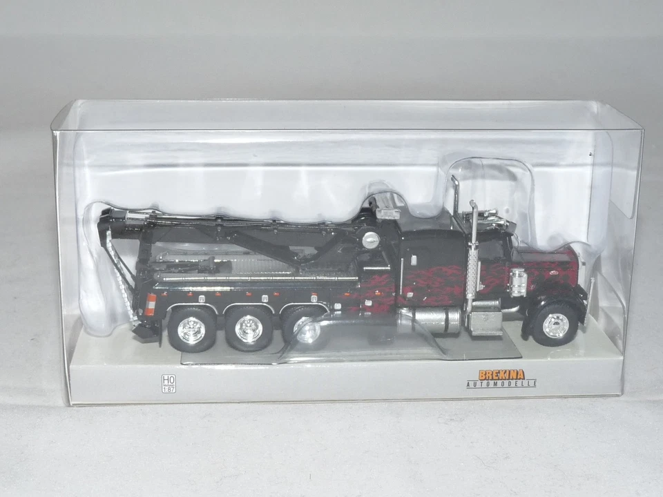 Brekina 86278 Peterbilt 359 Abschleppwagen schwarz Flames 1:87 NEU + OVP
