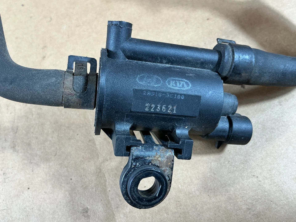 Hyundai Sonata 2006-2010 3,3 L V6 bote de vapor solenoide de purga SMP 223621 OEM Foto 3 de 4