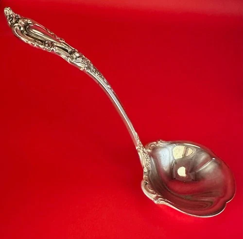 Lunt Eloquence Sterling Silver Gravy Or Cream Serving Ladle No Monogram 73 grams