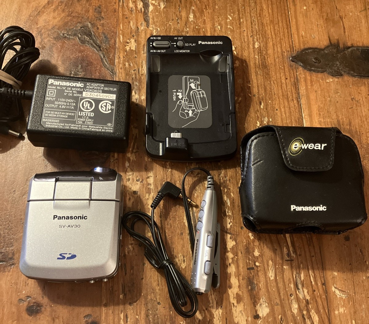 Panasonic D−snap SV-AV30 Panasonic D-snap SV-AV30 Multifunction Digital Camcorder