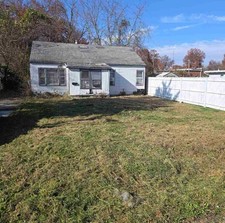 Fixer Upper Home – 2 Bed / 1 Bath – East St Louis IL – No Reserve