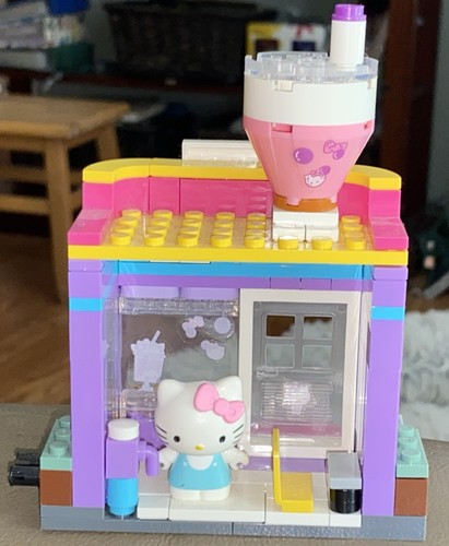 Sanrio Hello Kitty Boba Tea Shop Build Set w/ Figure - Picture 5 of 7