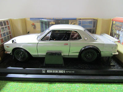 NISSAN SKYLINE 2000 GT-R KPGC10 gris 1/18 KYOSHO 08121S voiture
