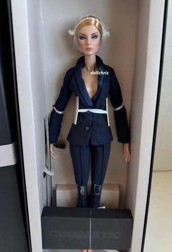 Perfectly Suited Giselle Doll 2015 Integrity Convention NRFB Fashion Royalty - Picture 5 of 6