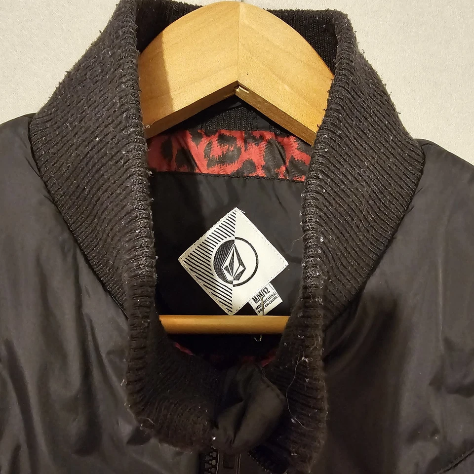 Volcom Womens Black Puffer Vest Sz 12 Winter Excellent Condition - Image 4 of 4