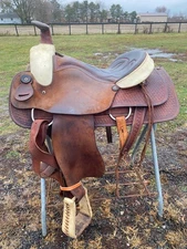 Used Blue Ridge 16" Western roping saddle w/rawhide pommel & cantle US made