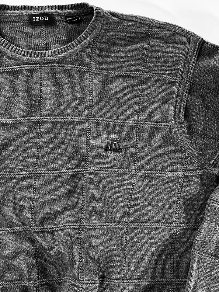 Suéter gris con cuello redondo talla grande Izod para hombre Foto 4 de 4