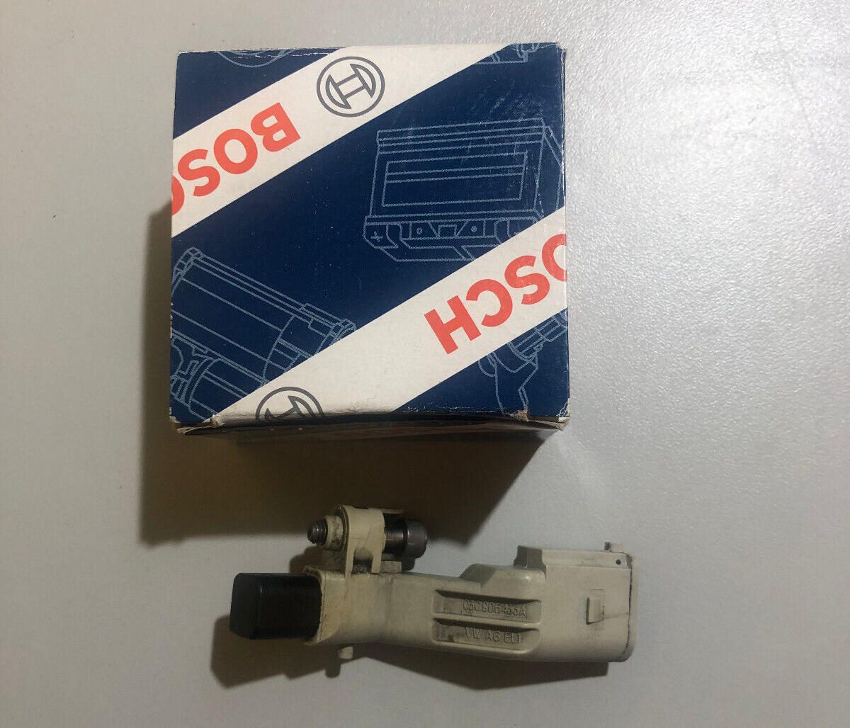 Genuine BOSCH Crankshaft Sensor for VW Golf 0986280435