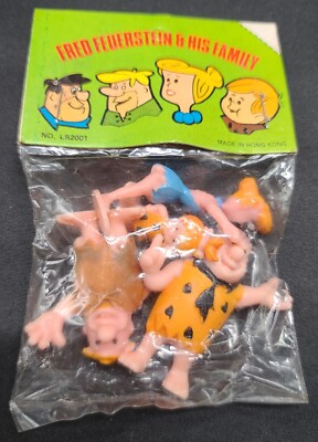 VINTAGE 1970 s THE FLINTSTONE FRED FEUERSTEIN & HIS FAMILY