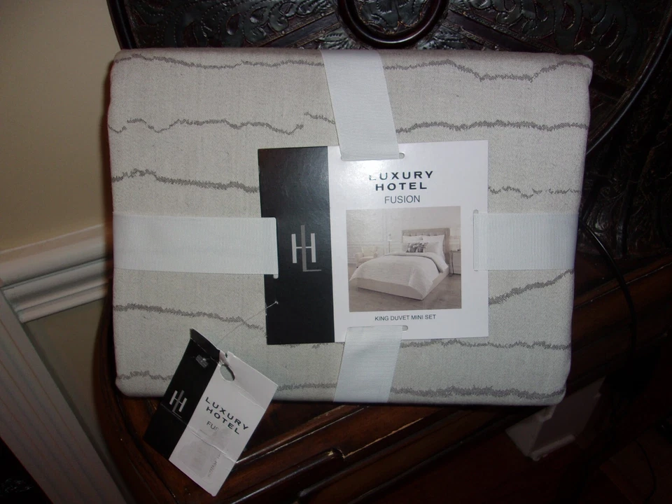 Nuevo en Paquete Juego de Funda Nórdica Dillards Luxury Hotel Fusion Beige King 3 piezas Foto 3 de 4