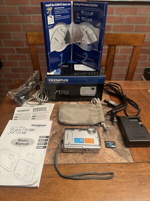 Olympus Mju 720sw Digital Camera 7.1MP Waterproof Shockproof Cords Discs 1GB