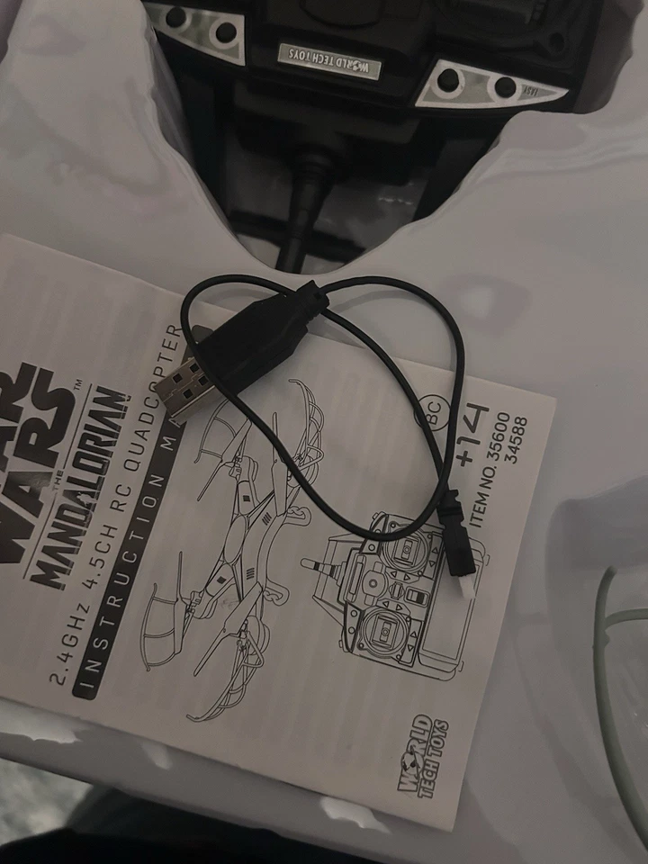Quadricóptero de controle remoto Star Wars The Mandalorian The Child/The Baby - Imagem 4 de 4