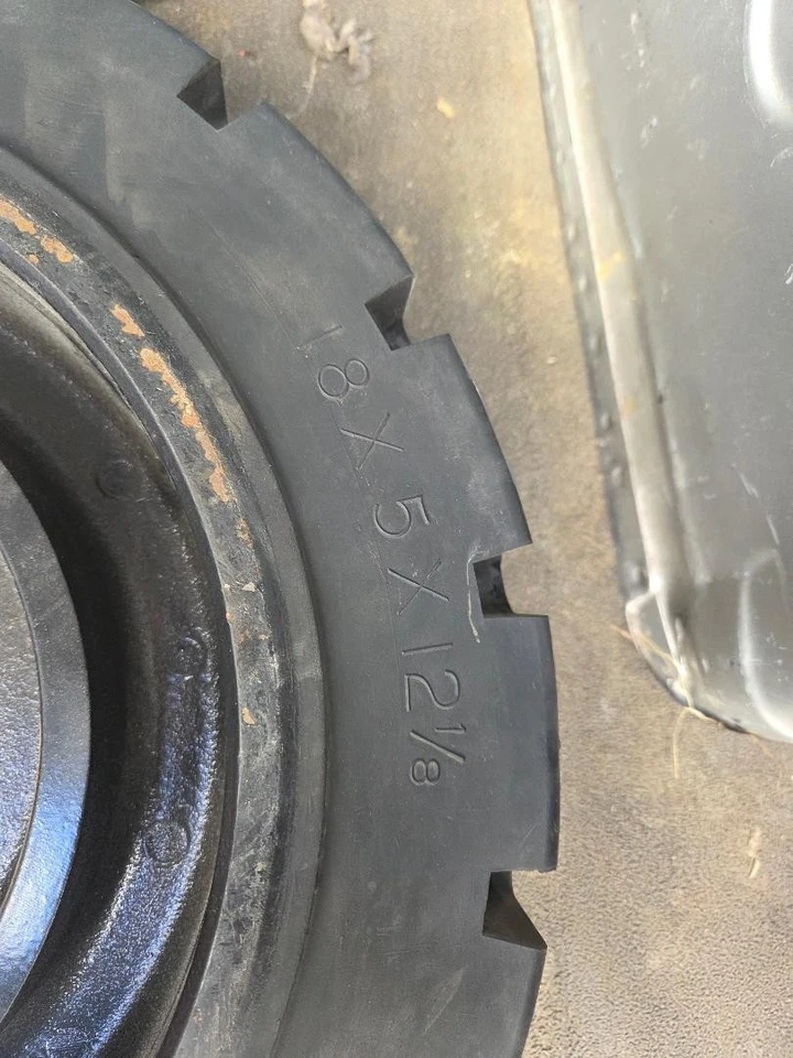 Tennant 1063247 Solid Tire Assembly 18x5x12-1/8, Tire by Superior Tire & Rubber - Image 3 of 4