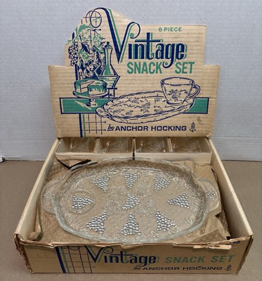 Vintage Anchor Hocking 8-Piece Serva-Snack Set Clear Glass Plate and Cup Set 