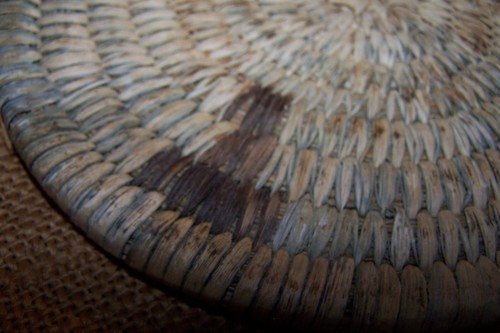 Native American Traditional Papago Tohono O'odham 7" Closed Coil Basket - Picture 3 of 6