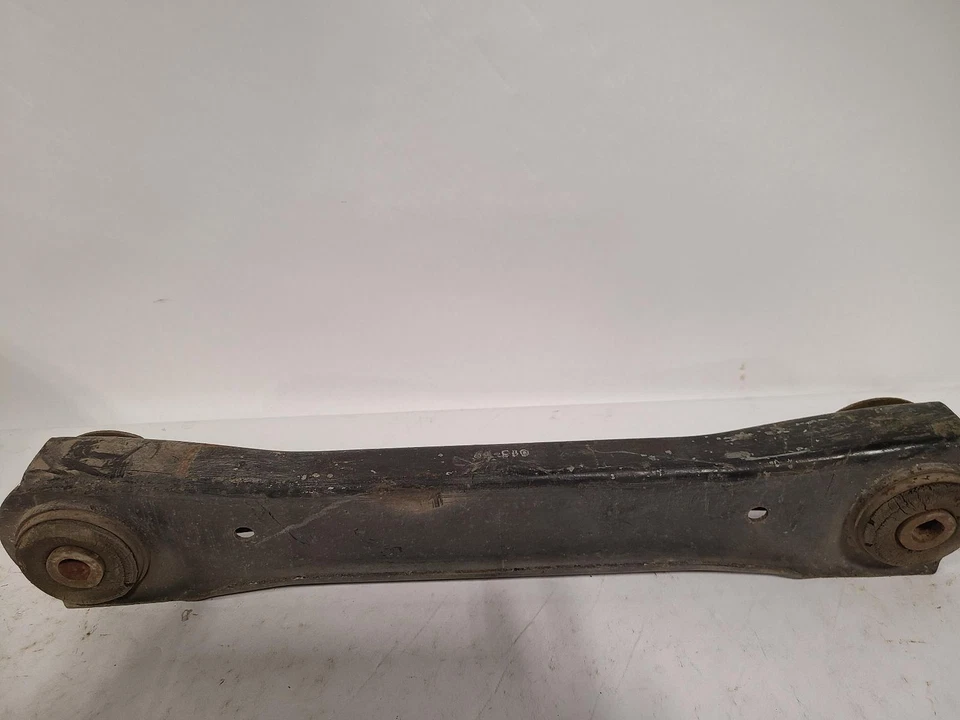 Brazo de control inferior inferior delantero derecho usado se adapta a: Saturn serie S 2002 Foto 2 de 4