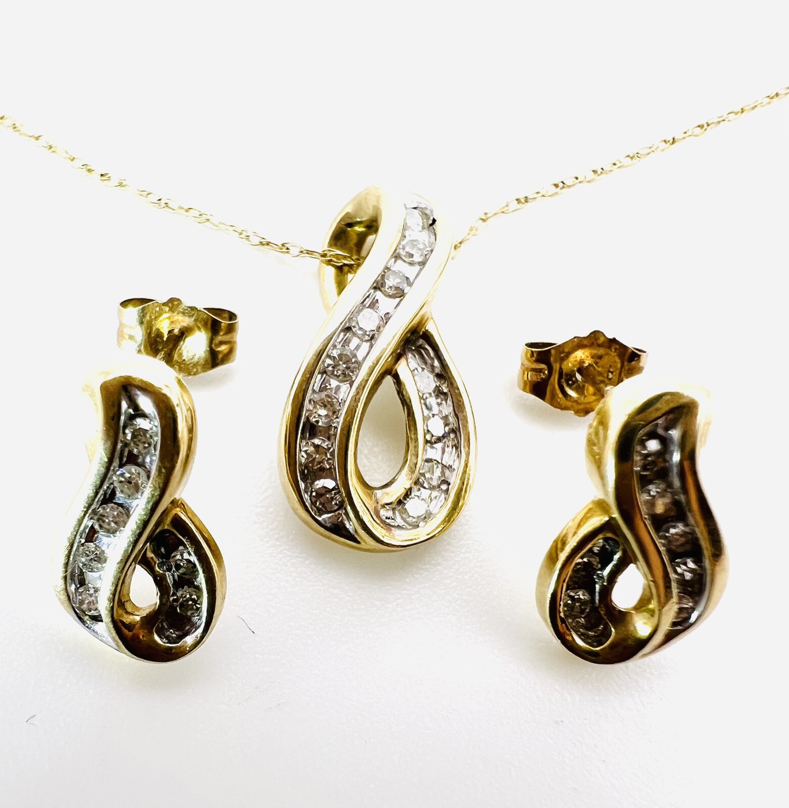 10k Solid Yellow Gold Diamond Infinity Swirl Geom… - image 3
