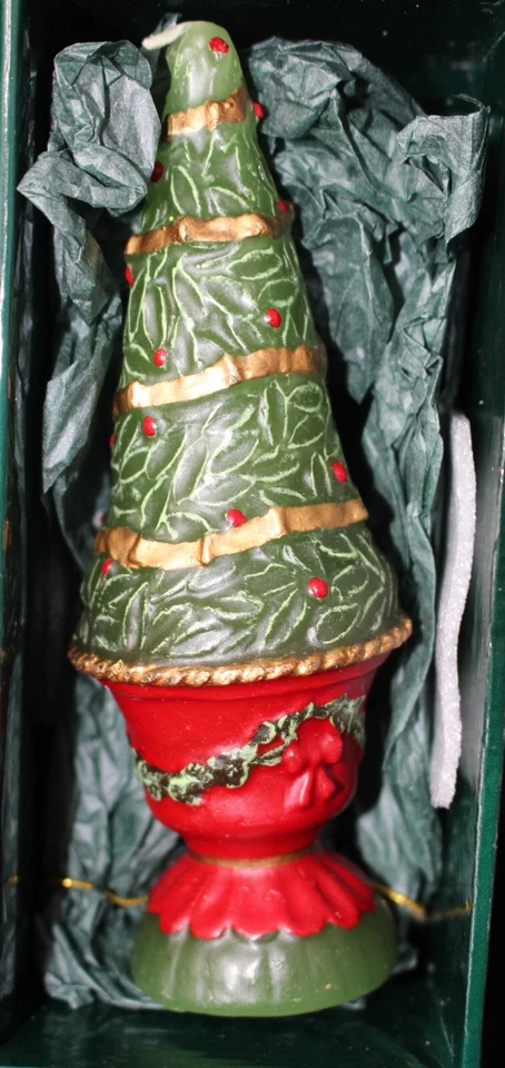 Juego de trío de velas topiarias calentadas Celebrate The Season de Bayberry Candle Co. Foto 4 de 4