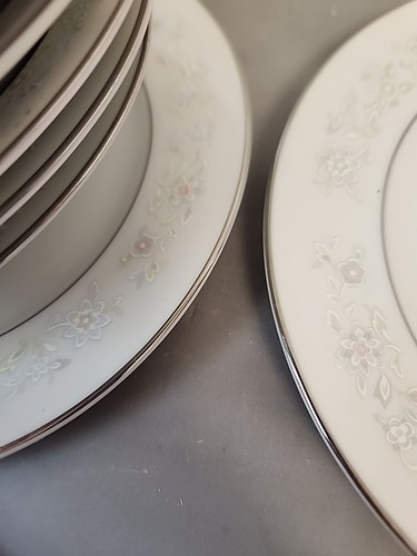 (12) SANGO 6- FRUIT BOWLS & 6- DESSERT PLATES Angelique Platinum Trim - Picture 5 of 11