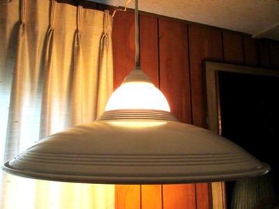 1960s vintage MCM WHITE HANGING CEILING LAMP FIXTURE FLYING SAUCER UFO 20'' WIDE
