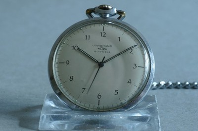 JUNGHANS ASTRA TASCHENUHR FÜR HERREN, LÄUFT; MIT KETTE