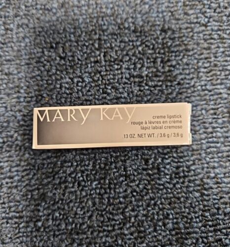 NEW Mary Kay Red Rouge Creme Lipstick NIB Discontinued 022850 - Foto 1 di 6