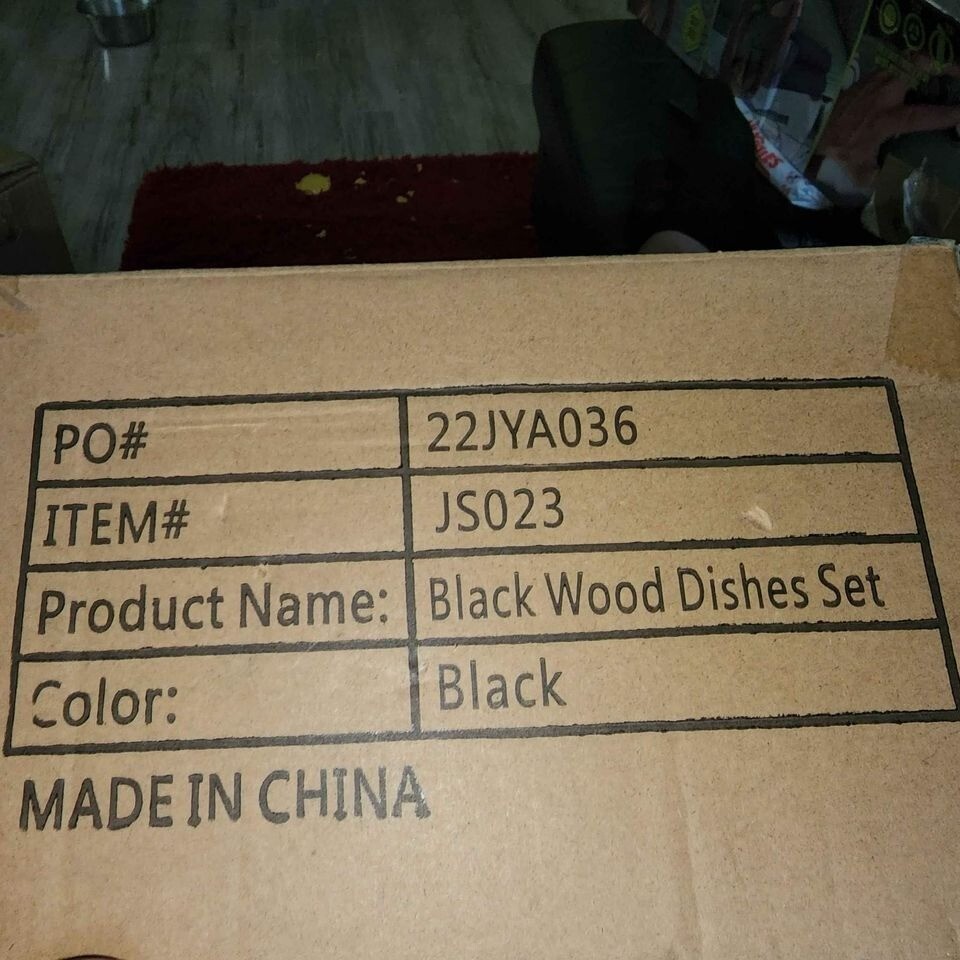 Black "Wood" Dishes Set