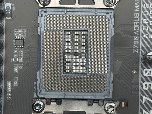 GIGABYTE Z790 AORUS MASTER X LGA 1700 EATX Intel Motherboard READ - Bild 8 von 10