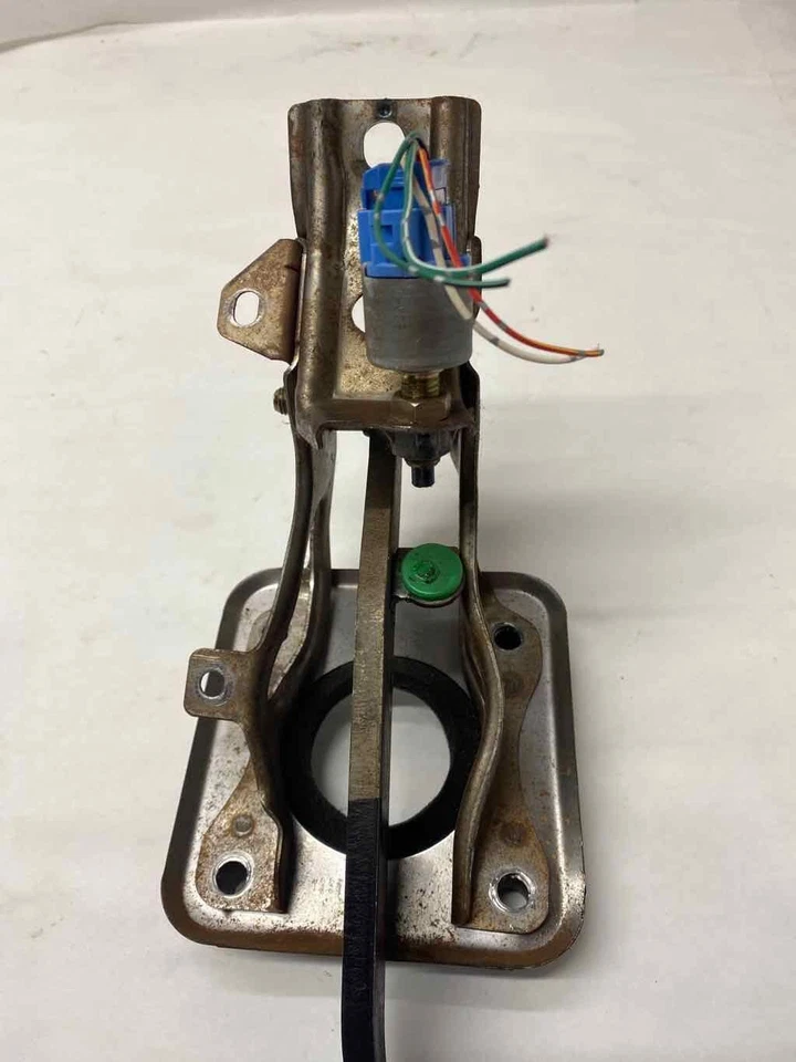 Toyota Camry 2000 conjunto de pedal de freno delantero 2,2 L 4 cilindros A/T sedán G Foto 4 de 4