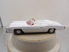 1976 CADILLAC ELDORADO CONVERTIBLE        2024 GREENLIGHT HOBBY EXCLUSIVE   1:64