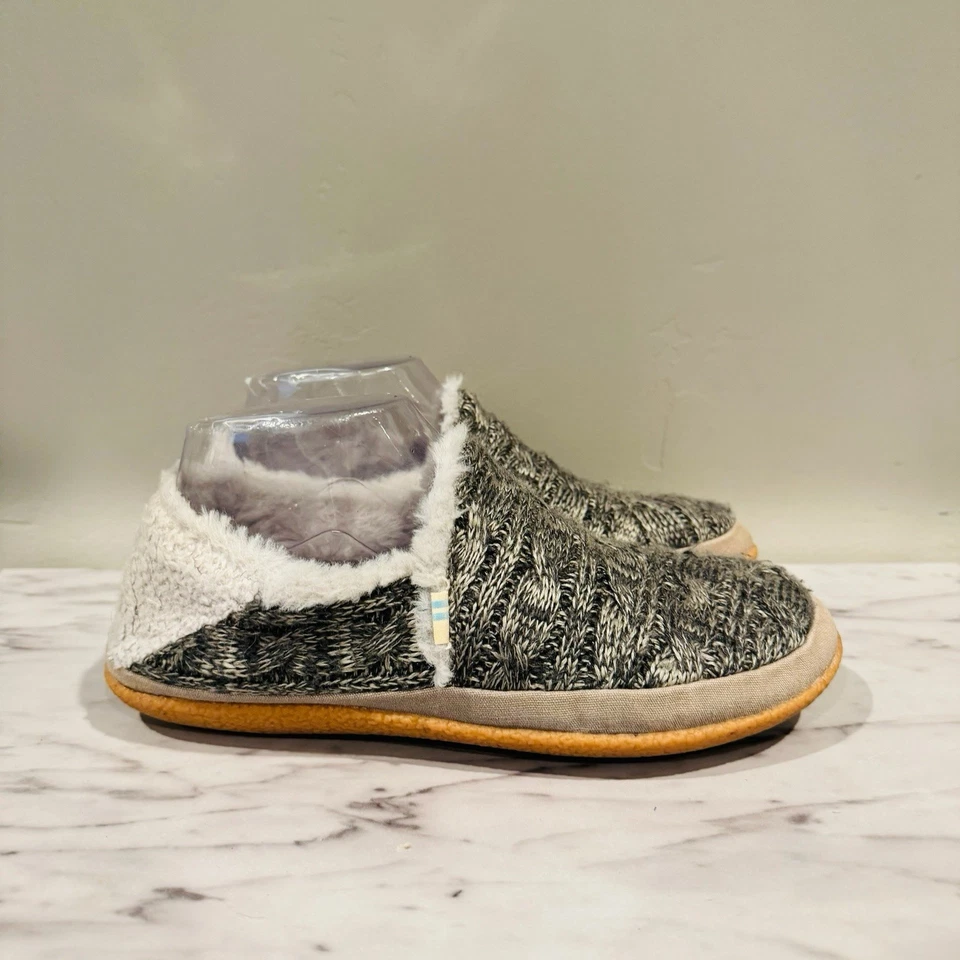 Chinelo feminino de malha cinza com sola de borracha TOMS tamanho 7 - Imagem 4 de 4