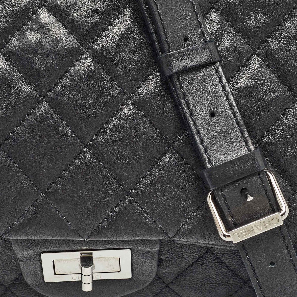 CHANEL メッセンジャーバッグ Chanel Black Quilted Leather Easy Reissue Messenger Bag | eBay