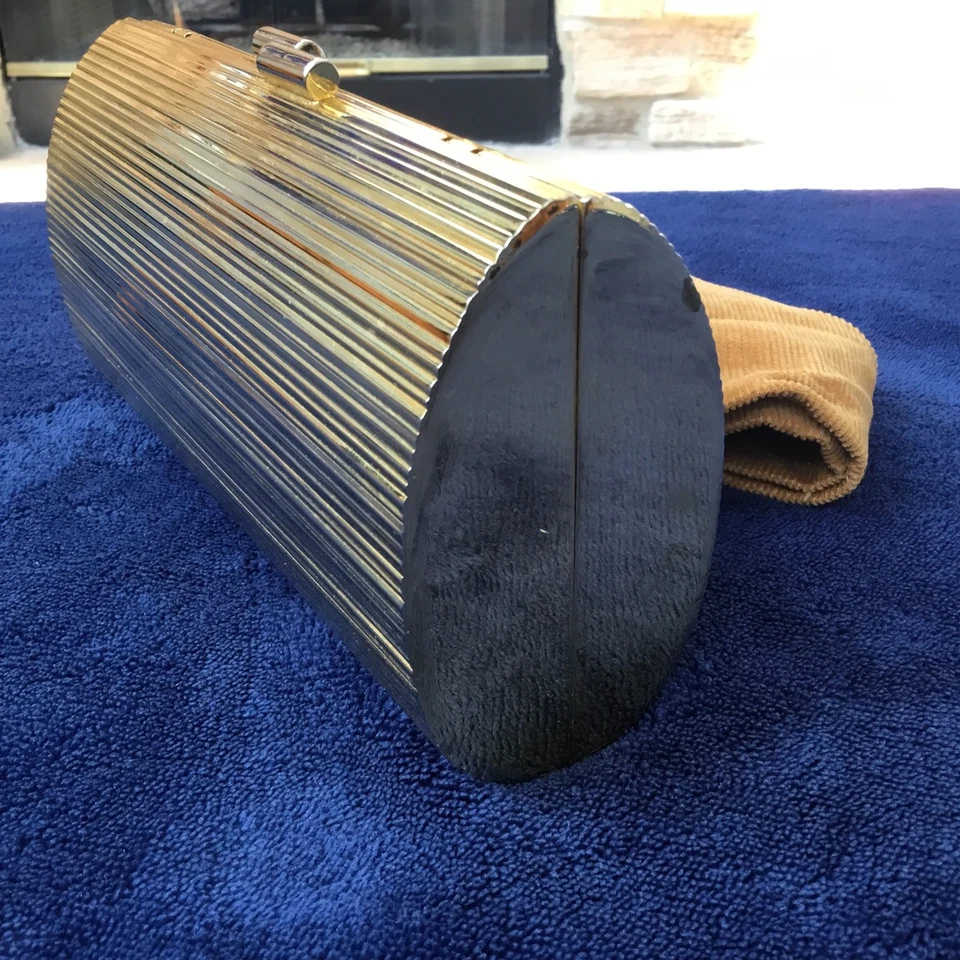 Cartera clutch vintage tono dorado metal acanalado correa de cadena dura con espejo de bolsillo  Foto 3 de 4