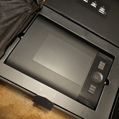 Wacom Intuos 4 PTK-440 Professional Graphic Tablet