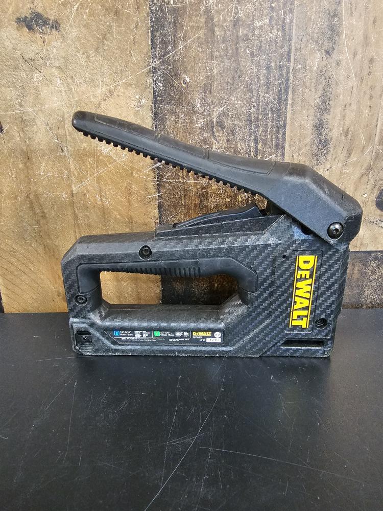 DEWALT DWHT80276 CARBON FIBER COMPOSITE STAPLE GUN (I15885
